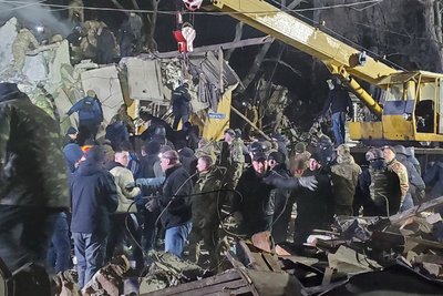 Обстріл Краматорська: окупанти вдарили по житловому будинку. Є поранені та загиблі Обстріл Краматорська: окупанти вдарили по житловому будинку. Є поранені та загиблі