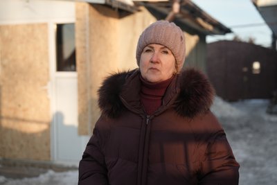 Жителі Старого Села відновлюють домогосподарство після атаки РФ Жителі Старого Села відновлюють домогосподарство після атаки РФ
