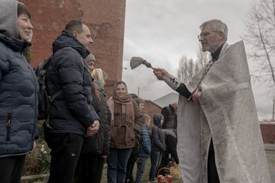 Освячення великодніх кошиків у храмі святого Іоана Богослова в Харкові напередодні Великодня, 11 квітня 2026 року Освячення великодніх кошиків у храмі святого Іоана Богослова в Харкові напередодні Великодня, 11 квітня 2026 року