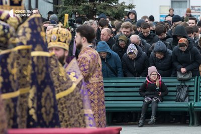 Віряни під час служби, яку проводить митрополит Онуфрій, Київ, 19 березня 2023 року Віряни під час служби, яку проводить митрополит Онуфрій, Київ, 19 березня 2023 року