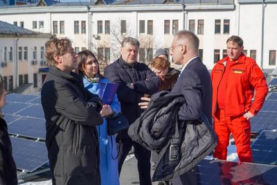 Не залежать від блекаутів — на даху центру екстреної медичної допомоги у Житомирі працює сонячна станція Не залежать від блекаутів — на даху центру екстреної медичної допомоги у Житомирі працює сонячна станція