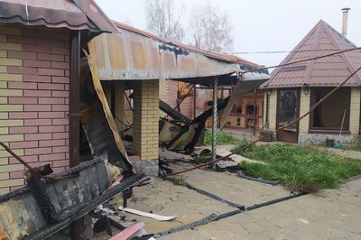Пошкоджений війною будинок у Коробочкиному Пошкоджений війною будинок у Коробочкиному