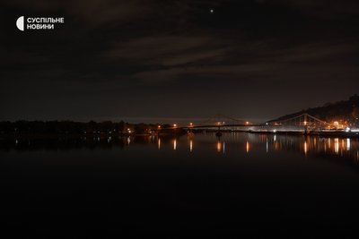 Місто у пітьмі. Київ вже тиждень у режимі економії електрики (Фоторепортаж) Місто у пітьмі. Київ вже тиждень у режимі економії електрики (Фоторепортаж)