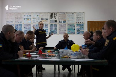 Психологи проводять заняття з особовим складом пожежно-рятувальної частини у Харкові