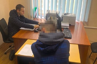 Обіцяв передати гроші на ліки людям в окупації: у Києві затримали шахрая Обіцяв передати гроші на ліки людям в окупації: у Києві затримали шахрая