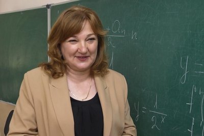 "Правило успіху — системна підготовка усі 11 років у школі", — хмельницька випускниця-"двохсотбальниця" Яна Книр "Правило успіху — системна підготовка усі 11 років у школі", — хмельницька випускниця-"двохсотбальниця" Яна Книр