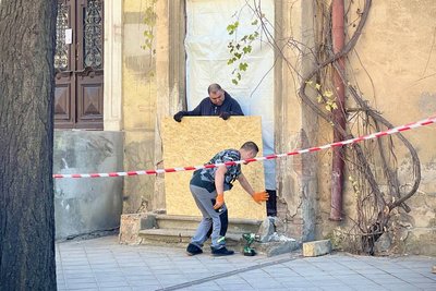 В Одесі другий день поспіль усувають наслідки російської атаки В Одесі другий день поспіль усувають наслідки російської атаки