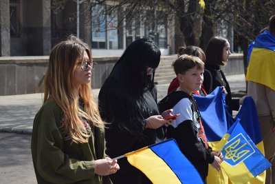 Живий коридор для героїв. У Вознесенську, що на Миколаївщині, вшанували пам'ять загиблих Живий коридор для героїв. У Вознесенську, що на Миколаївщині, вшанували пам'ять загиблих