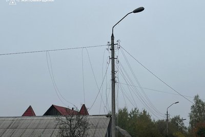Масована атака військ РФ по Житомирщині: пошкоджені об'єкти енергетики, заклад освіти і житло, є поранені