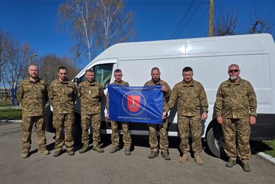 Народилися і загинули в один день: на Житомирщині попрощалися із братами-воїнами Сергієм та Олександром Горобцями Народилися і загинули в один день: на Житомирщині попрощалися із братами-воїнами Сергієм та Олександром Горобцями