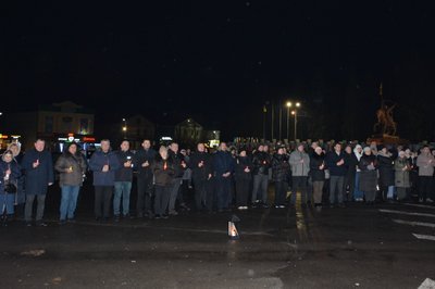 У 17 громадах Дубенщини одночасно засвітили імена полеглих військових У 17 громадах Дубенщини одночасно засвітили імена полеглих військових