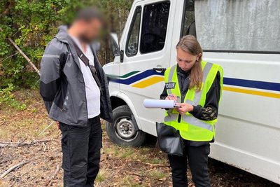 На Житомирщині СБУ викрила організатора незаконного переправлення чоловіків через кордон На Житомирщині СБУ викрила організатора незаконного переправлення чоловіків через кордон