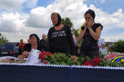 У Олександра Стряпка залишилася мати, сестра й дружина з неповнолітньою донькою У Олександра Стряпка залишилася мати, сестра й дружина з неповнолітньою донькою