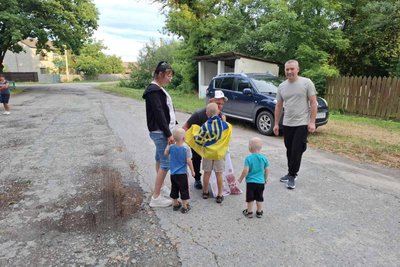 "Зустрічали всім селом", — що розповіла дружина звільненого з полону Анатолія Майструка з Житомирщини "Зустрічали всім селом", — що розповіла дружина звільненого з полону Анатолія Майструка з Житомирщини