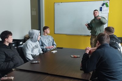 Підготовка населення до націспротиву — на Житомирщині розпочалися навчання одночасно у 3 громадах Підготовка населення до націспротиву — на Житомирщині розпочалися навчання одночасно у 3 громадах