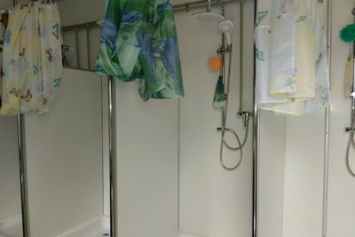 Дві прикарпатські громади відправили лазню на колесах для бійців на передову Дві прикарпатські громади відправили лазню на колесах для бійців на передову