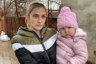 Херсон, жителька передмістя Анастасія, яка народжувала доньку під час війни Херсон, жителька передмістя Анастасія, яка народжувала доньку під час війни