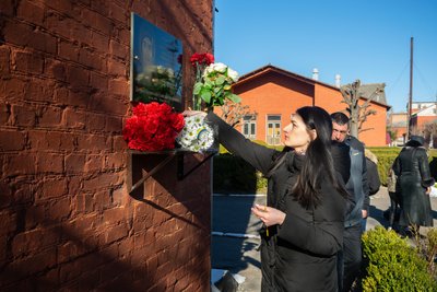 На Вінниччині відкрили пам'ятну дошку загиблому 23-річному азовцю На Вінниччині відкрили пам'ятну дошку загиблому 23-річному азовцю