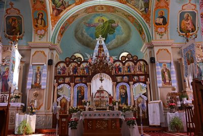 Храм у селі Цеперів