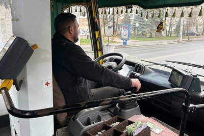У Житомирі пасажири маршруту №33 скаржаться на якість перевезень: що каже перевізник та міська рада У Житомирі пасажири маршруту №33 скаржаться на якість перевезень: що каже перевізник та міська рада