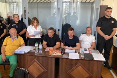 В суді Житомира розпочали розгляд справи над обвинувачуваними у рекеті В суді Житомира розпочали розгляд справи над обвинувачуваними у рекеті