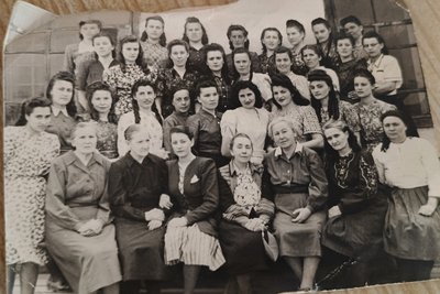 "Я сама пішла б на фронт": 97-річна зв'язкова УПА з Волині чекає правнуків з війни