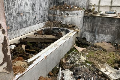 Зруйновані війною будинки у Великій Данилівці: як відновлюють житло у Харкові Зруйновані війною будинки у Великій Данилівці: як відновлюють житло у Харкові