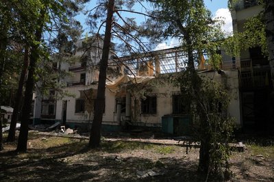 Війська РФ вшосте атакували базу відпочинку біля Сум Війська РФ вшосте атакували базу відпочинку біля Сум