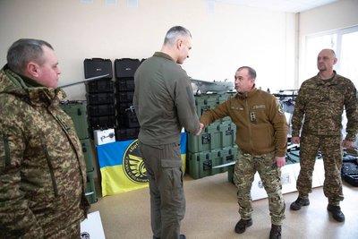 Відправлять на Донбас: Київ закупив дрони і спорядження для бригади Нацгвардії "Рубіж" Відправлять на Донбас: Київ закупив дрони і спорядження для бригади Нацгвардії "Рубіж"