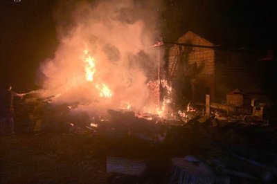 Пожежу на підприємстві у громаді на Житомирщині гасили понад три години Пожежу на підприємстві у громаді на Житомирщині гасили понад три години