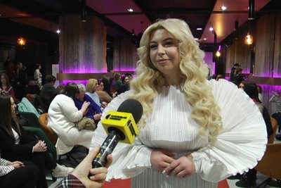 У Житомирі на благодійному дитячому показі мод збирали гроші на підтримку Збройних сил України У Житомирі на благодійному дитячому показі мод збирали гроші на підтримку Збройних сил України
