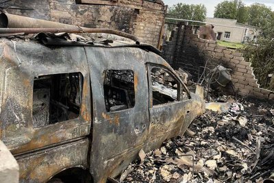 Згоріла внаслідок російської атаки автівка родини Маханьових Згоріла внаслідок російської атаки автівка родини Маханьових