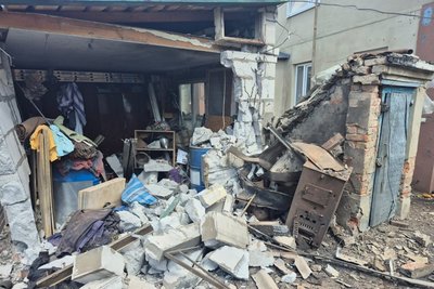 Слатине на Харківщині росіяни обстріляли з РСЗВ: поранена жінка Слатине на Харківщині росіяни обстріляли з РСЗВ: поранена жінка