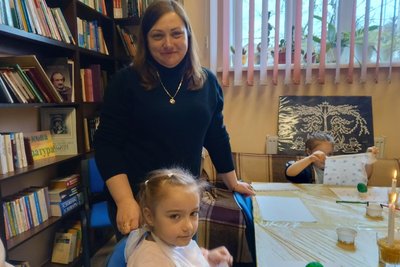 "Писанку розпишу, воїну допоможу" — у Житомирі для першокласників влаштували благодійний майстер-клас "Писанку розпишу, воїну допоможу" — у Житомирі для першокласників влаштували благодійний майстер-клас