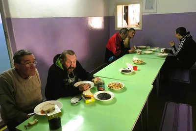 У мене немає дому. Як безхатьки виживають під час війни