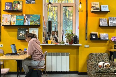 Українці книжки не купують? Як незалежні книгарні розвивають культуру читання