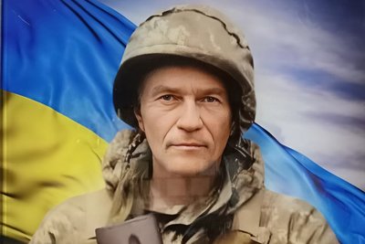 "Це шрами на материнських серцях": у Кропивницькому вшанували пам’ять загиблих військових "Це шрами на материнських серцях": у Кропивницькому вшанували пам’ять загиблих військових