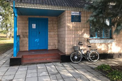 На Житомирщині дві родини переселенців з Херсонщини зібрали на своїх весіллях 200 книг для місцевої бібліотеки На Житомирщині дві родини переселенців з Херсонщини зібрали на своїх весіллях 200 книг для місцевої бібліотеки