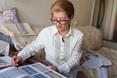 "Якби не вишивала, то не знаю чи була б жива": історія луцької вишивальниці "Якби не вишивала, то не знаю чи була б жива": історія луцької вишивальниці