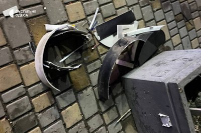 Пошкоджені житлові будинки, крамниці та меблеве підприємство: наслідки вечірньої атаки РФ по Одесі Пошкоджені житлові будинки, крамниці та меблеве підприємство: наслідки вечірньої атаки РФ по Одесі