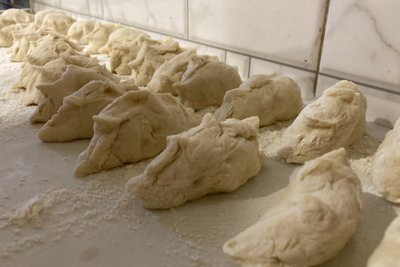 Мати загиблого атовця з Лозової готує домашні страви для військових Мати загиблого атовця з Лозової готує домашні страви для військових