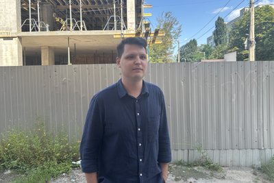 У Житомирі впритул до пам'ятки історії будують багатоповерхівку: місцеві та експерти проти — як реагує влада У Житомирі впритул до пам'ятки історії будують багатоповерхівку: місцеві та експерти проти — як реагує влада