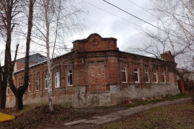 Пошкоджений дронами будинок в Іванівці у Харкові Пошкоджений дронами будинок в Іванівці у Харкові