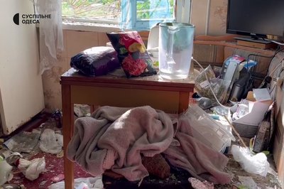 Квартира, в які потрапили уламки збитого безпілотника, Одеса Квартира, в які потрапили уламки збитого безпілотника, Одеса