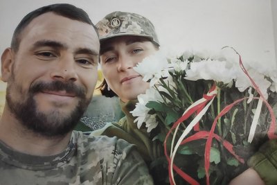 Волинянка сама веде господарство, поки чоловік захищає Україну: “Мене врятувало хазяйство” Волинянка сама веде господарство, поки чоловік захищає Україну: “Мене врятувало хазяйство”