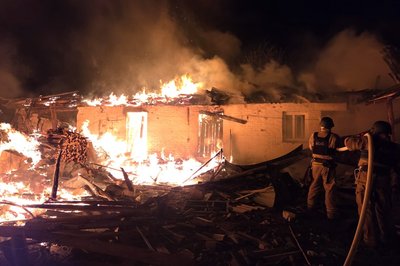 У Бурині сталася пожежа через обстріл У Бурині сталася пожежа через обстріл