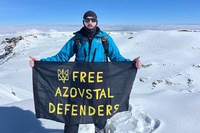 "Підйом на Кіліманджаро схожий на мазохізм": військовий з протезом підкорив найвищу гору Африки "Підйом на Кіліманджаро схожий на мазохізм": військовий з протезом підкорив найвищу гору Африки
