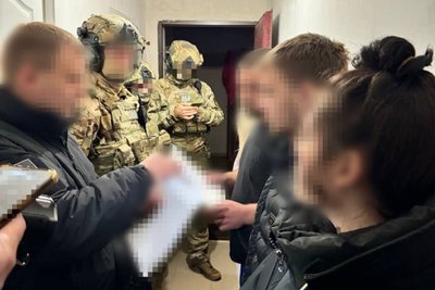 Підозрюваним у вимаганні грошей з наркозалежних у Харкові повідомляють про підозру Підозрюваним у вимаганні грошей з наркозалежних у Харкові повідомляють про підозру