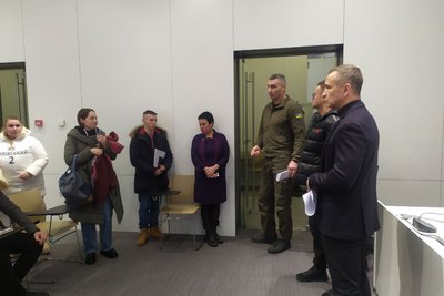 Під КМДА на мітинг зібралися інвестори "Київміськбуду" Під КМДА на мітинг зібралися інвестори "Київміськбуду"