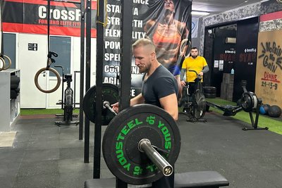 "Спорт гартує тіло і характер", — ветеран з Житомира Андрій Гнатенко про безоплатні заняття кросфітом "Спорт гартує тіло і характер", — ветеран з Житомира Андрій Гнатенко про безоплатні заняття кросфітом